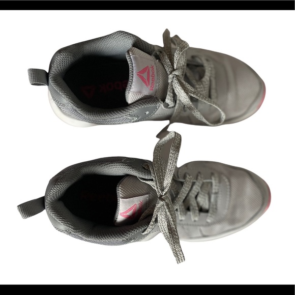 Reebok Running Sneaker 122687105 Girls SZ 2 Silver Gray Pink Sole Metallic Laces - Picture 5 of 9